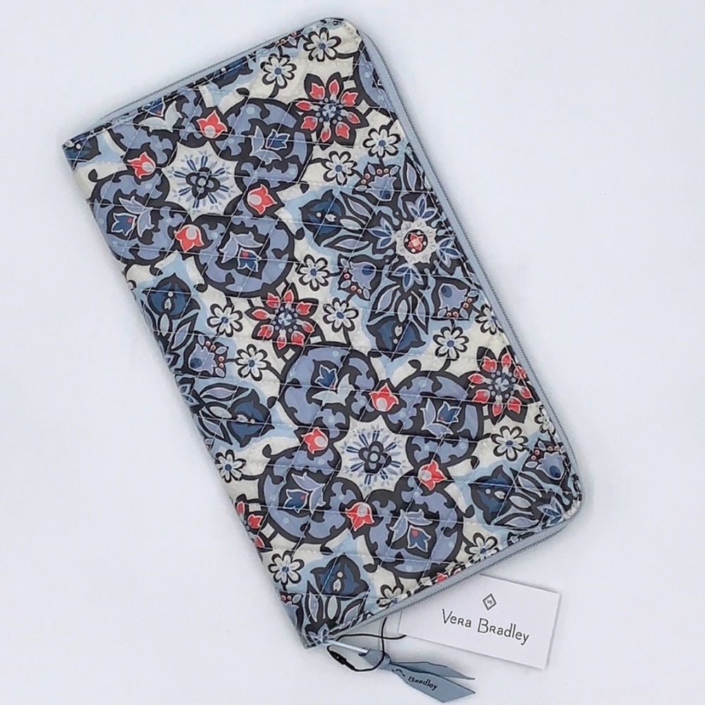 Vera Bradley Personal Travel Organizer Libson Medallion